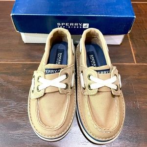 New in box Sperry Boat Shoes toddler size 5